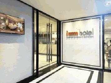 ห้องพักให้เช่า รายสัปดาห์/ รายเดือน ฟรี ค่าน้ำ ค่าไฟ ค่าอินเตอร์เนต ที่จอดรถฟรี 1 คัน ต่อห้อง ฟรีบริการทำความสะอาดห้องพัก 1 ครั้งต่อสัปดาห์